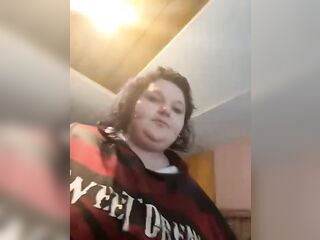 quick peep show from a big beautiful woman