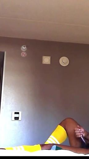 Kennie Jai Gets Massaged From Coach