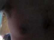 Fatboy chugging gainer shake made with melted ice cream (in Spanish)