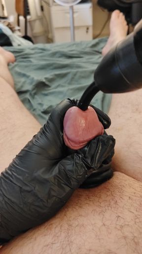 Drilling my peehole with ribbed black silicone