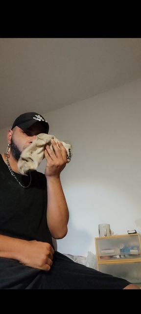 DirTyJunkBro turned on, hot dirty socks play and cum.