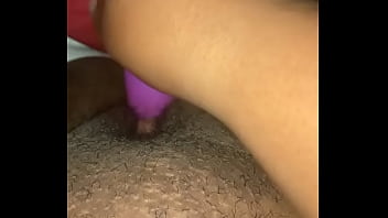 Bbw plays in her pussy