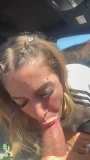 Risky car blowjob - swallowing every drop