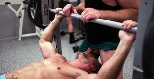 Facesitting and rimjobs: two dudes at the local gym