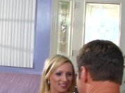 Dianna Doll adora il cazzo duro e la sborra calda