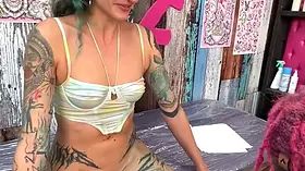 Tattoo Shop Slut Gets Pussy Licked & Sucks Cock While Getting Inked