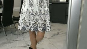 Look at how perfect her legs are WMV FULL HD 1080p