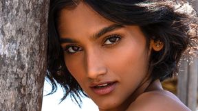 Indian mommy beauty outdoor striptease