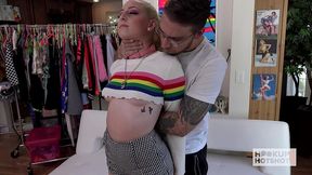 blonde hoe melody parker pleases that big cock like a pro!