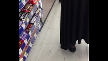 Phat Azz MILF At Walgreens