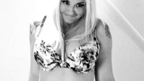 ”Naughty pornstar Leya Falcon enjoy & plays with her dildos solo”