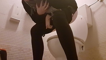 Big pee in dirty public toilet 4K