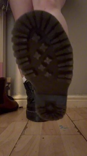 Foot and boot worship 👣