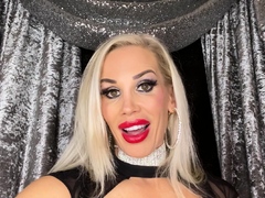 Blonde solo jerking off