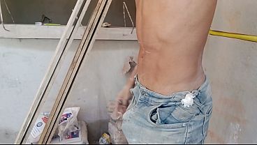 Eu sou ajudante de pedreiro, mas garanto, n&atilde_o &eacute_ s&oacute_ parede que eu sei levantar