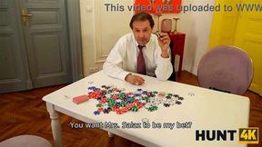 HUNT4K Poke Her Game