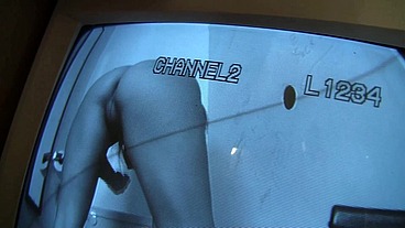 Jynx Maze Gives Blowjob to Chris Strokes at Glory Hole