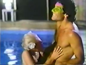 Sexy stud pumping blonde classic whore in the pool
