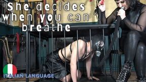 She decides when you breathe - Decide lei se puoi respirare - HD | ITA