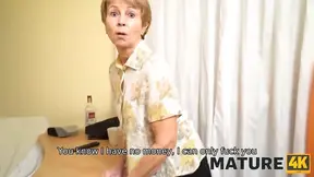 Seductive Mature Woman Showcases Her Expert Masturbation Skills in Stunning 4K