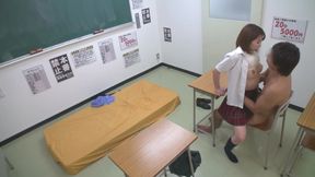 A Girl Runs Into an Old Acquaintance at a Sex Club That Prohibits Sexual Intercourse! the Awkward Atmosphere Is Left to the Star