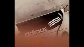 Espiando en el ba&ntilde_o