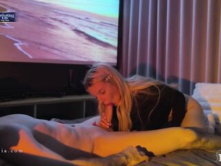 Real amateur home porn of a hawt pair‍.