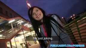Amateur Babe sucks and fucks in the dark