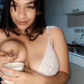 The coffee needs a little breast milk, come and squeeze it all my love