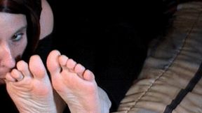 Toe sucking with Vicky (mp4)
