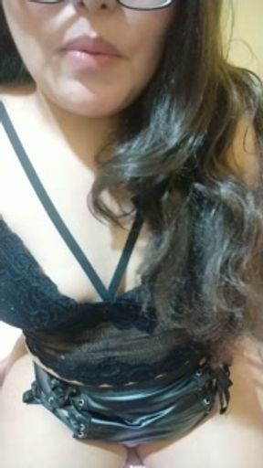 Playing with my vagina I put a black that takes out all my juices