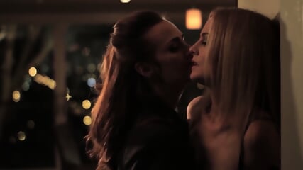 Heather Graham About Cherry Sexy Scene Part 3 (Looped)