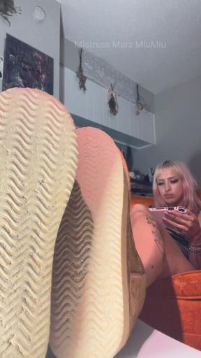 You promise my feet aren’t too smelly?