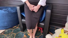 Eva Divas Pee in Skirt After Work
