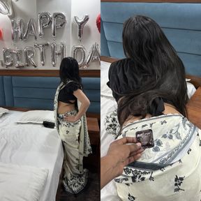 Bhabhi Ne Birthday per Dever Ko Surprise Diya or Apni Chut Di Gift Mein