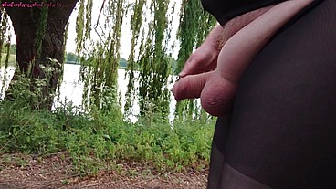 Pause in Strumpfhose auf der Radtour 1