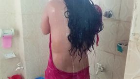 Bhabhi Change Her Dress in Hotel Washroom