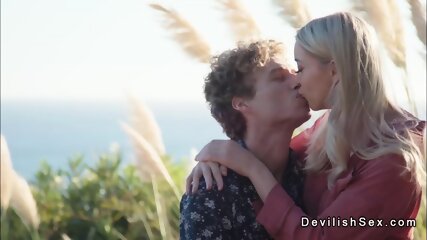 Married man fucks anothers wife in the beach resort