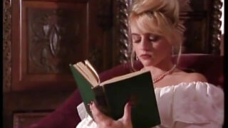 ربکا وایلد و سیندی کاکس، بورهای سینه بزرگ، از الکس سندرز آنال خشن به سبک داگی می گیرند.