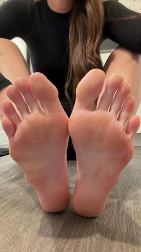 Watch me draw on my feet