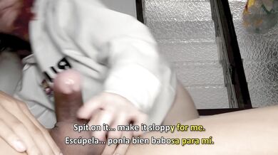 Mi mejor amiga me chupó hasta tragárselo todo en casa