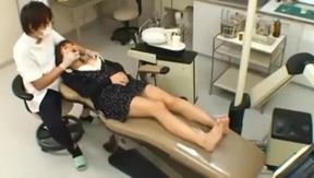 Joven mujer es por el dentista pervertido VER Completo: http://bit.ly/2XeXUPi