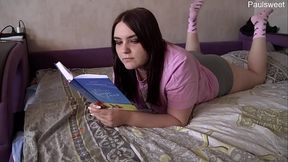 She makes her husband a surprise, sweetly sucks another guy'_s dick