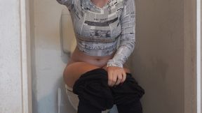 my indian stepsister farts a lot in the toilet then does camel toe pussy in leggings and panties and masturbates then farts