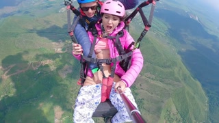 SQUIRTING while PARAGLIDING in 2200 m above the sea ( 7000 feet )