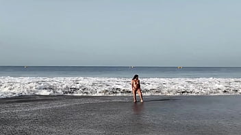 Curvy MILF Stepsister teases StepSon with a beach photo shoot