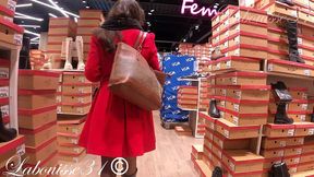 nue sous mon manteau dans les magasins