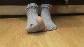 SMALL FEET IN WORN RIPPED STINKY HOLEY SOCKS - MOV HD