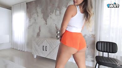 Lexis Star Big Booty Hooters Girl Gets Filled Doggy Hardcore Creampie