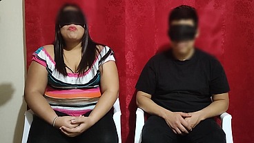 Le pagamos 100 $ a una pareja de casada para jugar el juego del test a ver si adivina que tienen en su boca la chica le poner los cuerno con el modelo del juego terminan follando parte 1/2